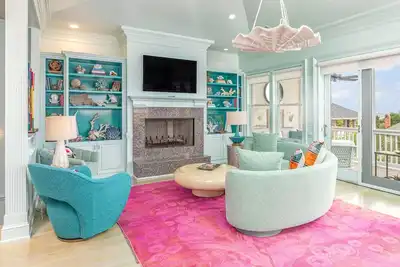 Image de Aqua Vitae | Luxurious Home Steps to the Beach!