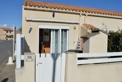 Image de Pavillon 2 pièces avec mezzanine, 6 couchages, terrasse, piscine, proche plage - Narbonne Plage