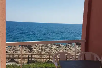 Studio cabine climatisé à Sète avec parking et terrasse
