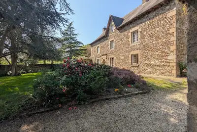 Image de Beau manoir à proximité des plages et des villes touristiques