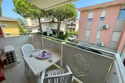 Image de Appartement rénové avec balcon lumineux