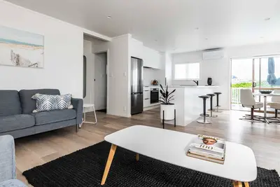 Image de Awesome Beach House, stroll to Town and Beach
