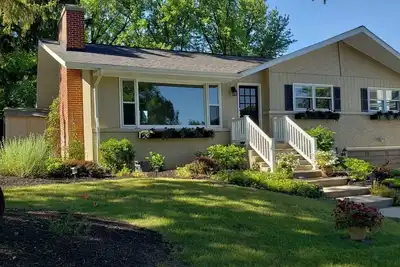 Image de Enjoy this updated home just steps from the sandy beach in Powers Lake.