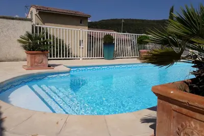 Image de Gîte Serpolet avec piscine partagée situé dans la vallée de l'Ibie