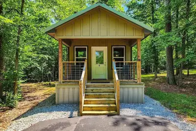 Image de Adorable Tiny House Cabin- Lake Guntersville