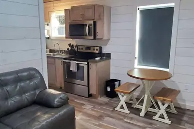 Image de Adorable Tiny House Cabin- Lake Guntersville