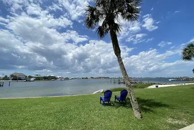 Image de Treasure on Pensacola Beach, views of Gulf, on Little Sabine Bay with boat docks