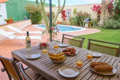 Los Menores 28 - Relax View