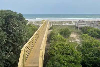 Image de Oceanfront! 10% Discount for 7 night stays on open Aug & Sept Weeks