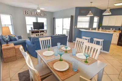 Image de Emerald Escape I - 2br Spc Beach Walk