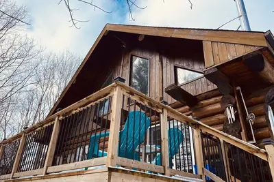 Image de Log Cabin on Salmon River
