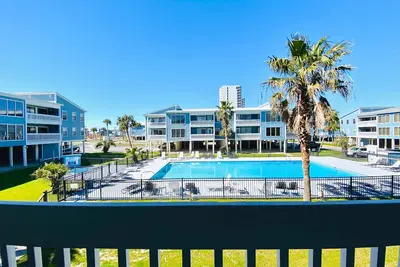 Image de Sea Oats B106 by Albvr - Pet Friendly - Great renovation and tons of space in this condo