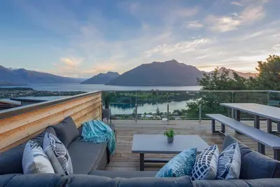 Image de Highlands Apt: Lake Views, Bbq, Free Parking, A/C