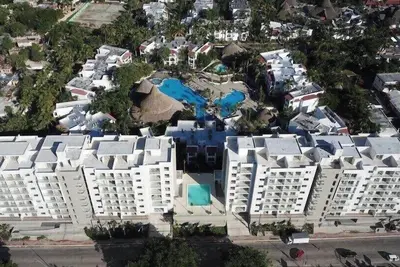 Image de Island Oasis minutes from the beach. Boca Del Mar next to “Hamaca Gardens” hotel