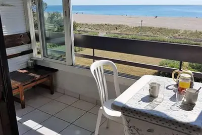 Image de Superbe vue pour ce joli T2 en front de mer -Wifi -Direct Plage-5pc254
