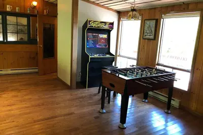 Super Spacious 2300 Sf Lounge Suite with Walk Out Deck, Sunroom, Foosball, Bar