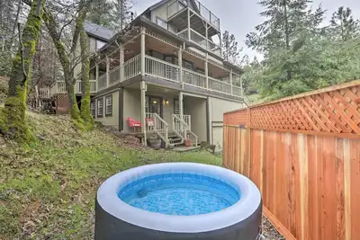 Image de Family-Friendly 'Forest Cabin' w/ Hot Tub