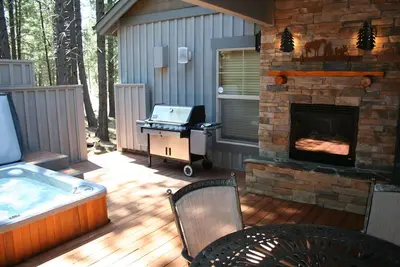 Image de Luxury, 5-Master Bedroom Home, A/C, Outdoor Living - Red Fir 14