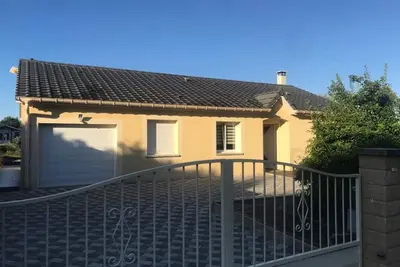 Image de Villa cosy environnement boisé piscine chauffée disponible de mai à septembre