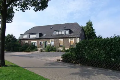 Image de Quiet vacation apartment in Haus DĂĽnenblick in Kalkar-Wissel near Wisseler See!