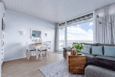 Relaxation in a prime location by the sea