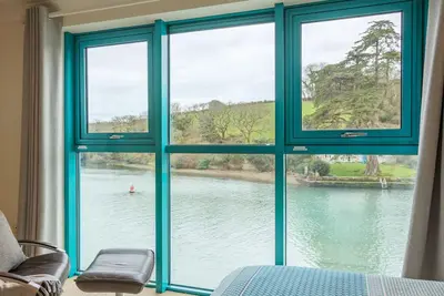 Image de 3br spacious waterfront apartment in Kingsbridge (sleeps 6)