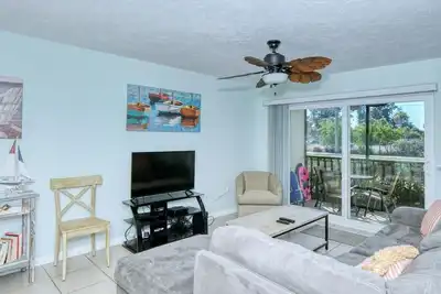 Image de Completely remodeled Siesta Key 2 bedroom 1 bath Condo