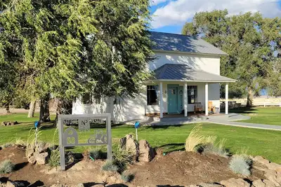 Image de Peaceful Elegance in the country near the Deschutes River