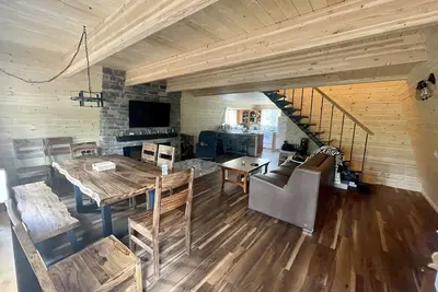 Image de Remodeled Cabin in the trees