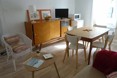 Image de Charmant T3 entièrement refait à neuf, à quelques mètres des plages.