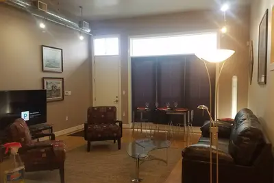 Image de Kentucky Derby Condo NuLu - Convenience for the Derby in Downtown Louisville