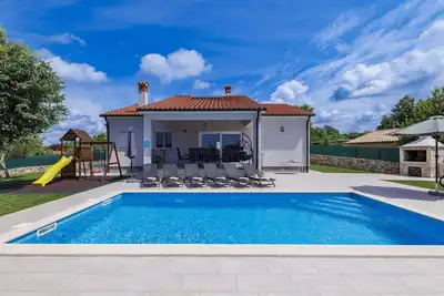 Image de Maison de vacances privée avec climatisation, piscine privée, Wifi, Tv, terrasse, parking