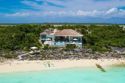 Image de Villa Bristol Bliss | Beach Front - Located in Magnificent Turtle Tail with Private Pool