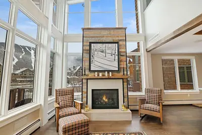 Image de Ultimate Ski In/Out Luxury Townhome at Stowe's Spruce Peak