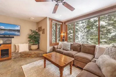 Image de Northstar Ski In/Ski Out condo! Walking distance to the Village