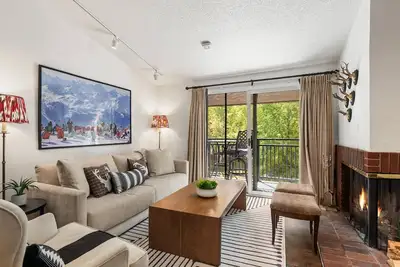 Image de Aspen Mtn View - Convenient To Mtn & Town. Parking/Wood Fp/Balcony/W&D