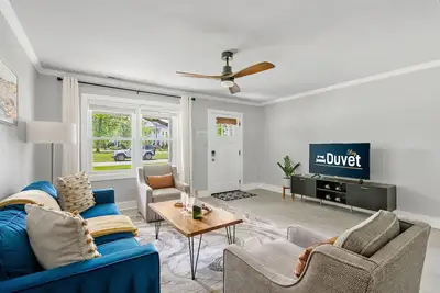 Image de The Oakwood A: Modern Comfort in Park Circle