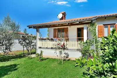 Image de Popular bungalow with private balcony and garden in a top location in Porec