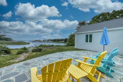 Image de Inviting waterfront retreat with amazing views, near the beach & golf