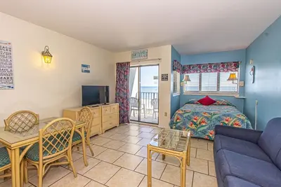Image de Direct Ocean Front Studio with Endless Views  Palace Resort 302