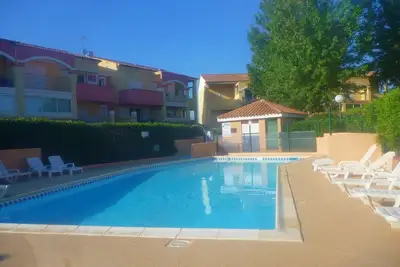 Image de Résidence avec piscine et terrain de pétanque