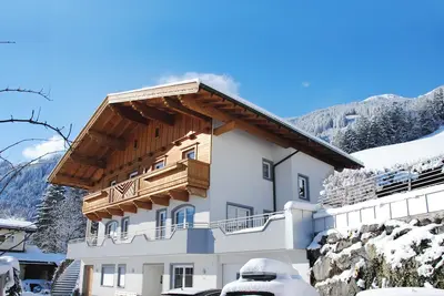 Image de \"Studio 2 personnes\" dans l'Appartement House Alpenjuwel à proximité de plusieurs stations de ski.