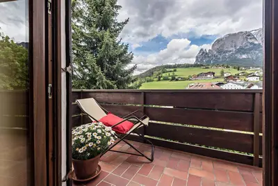 Image de Appartement \"1 Vikoler\" avec vue sur les montagnes, Wi-Fi, balcon et jardin