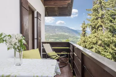 Image de Superbe appartement \"3 Vikoler\" avec vue sur les montagnes, Wi-Fi et jardin