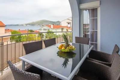 Image de Appartement de vacances Okrug Gornji pour 1 - 5 personnes avec 2 chambres à coucher - Appartement de
