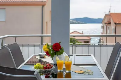 Image de Appartement de vacances Okrug Gornji pour 1 - 4 personnes avec 1 chambre Ă coucher - Appartement de