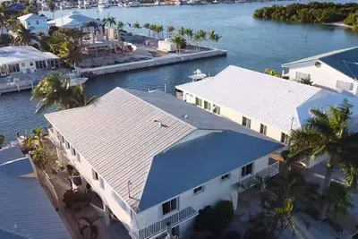 Image de Waterfront House - 30' Dock & Pool at Cabana Club