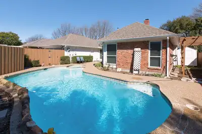 Image de Pet-Friendly Richardson Retreat with Heated Pool