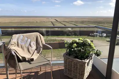 Image de Comfort vacation apartment with south-facing balcony and unique view of the mudflats