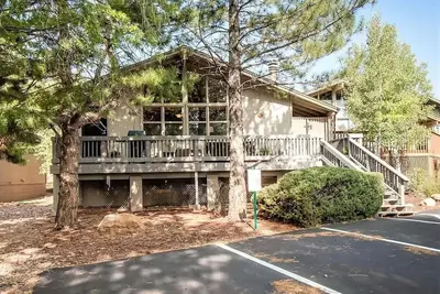 Image de Luxury Townhouse near Continental Country Club